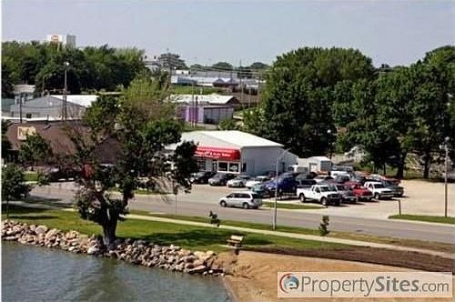 2nd image of 1309 E Lakeshore Dr