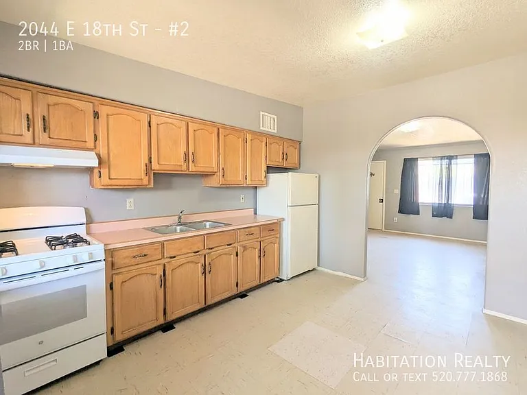 2044 E 18th St #2 — Photo 1