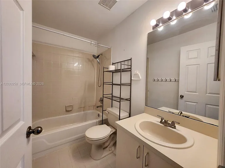 3332 Orinoco Ln #3332 — Photo 8