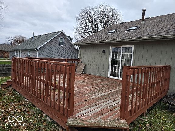 3rd image of 913 Oak Park Dr