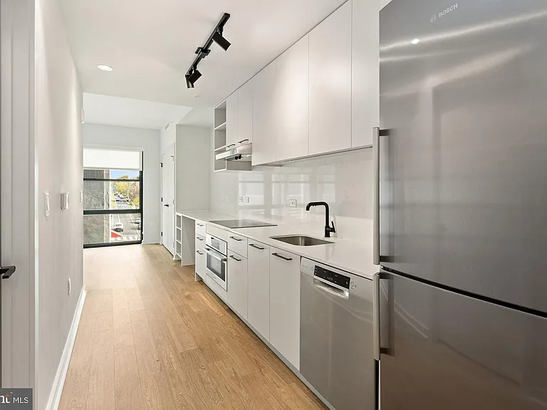 1625 Eckington Pl NE #515 — Photo 7