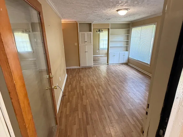 805 Alvaredo St — Photo 4
