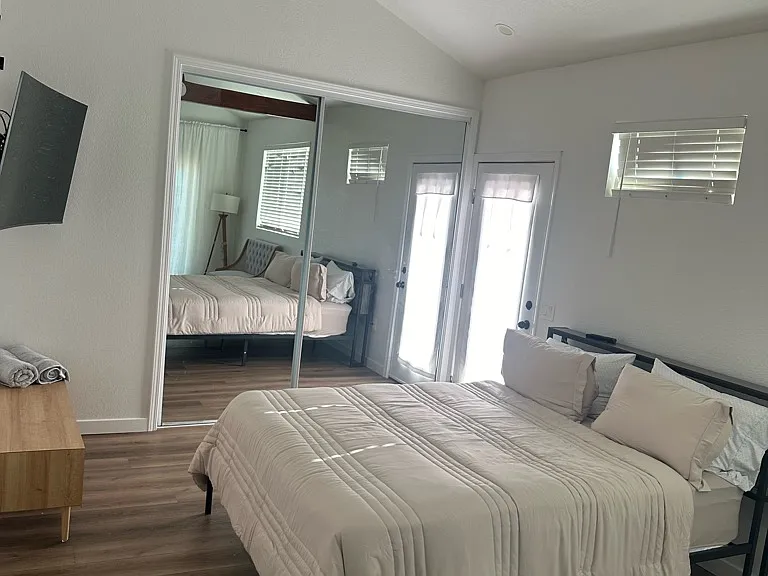 1045 W Civic Center Dr — Photo 7