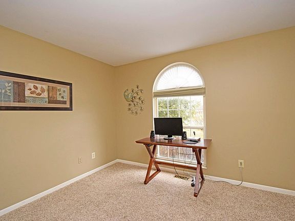 4th image of 1590 Hunt Club Dr