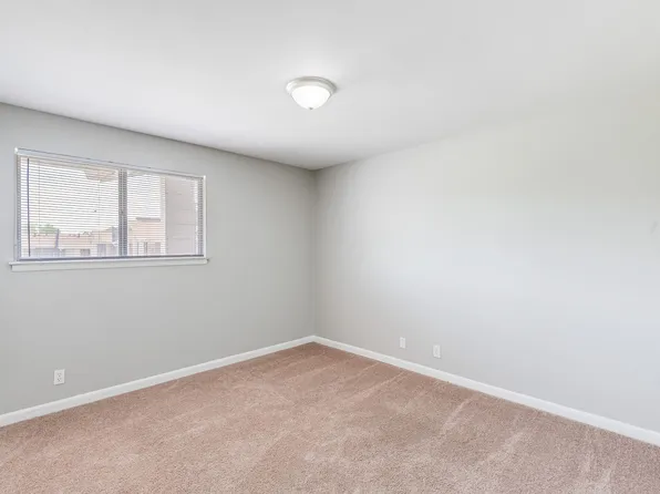 The Edge on Main, 120 W End Hts APT 102, Lebanon, TN 37087