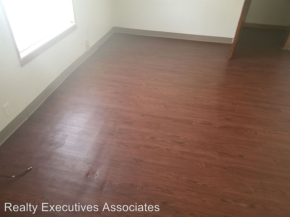 2nd image of 504 Ben Hur Ave