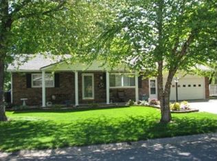 1718 Eastbrook Cir, Moberly, MO 65270
