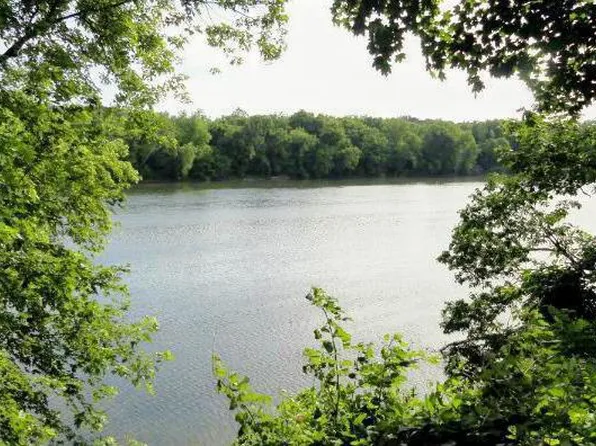 Temple Dr, Falling Waters, WV 25419