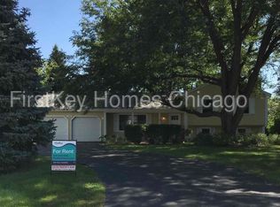 1060 Cardinal Ct, Batavia, IL 60510