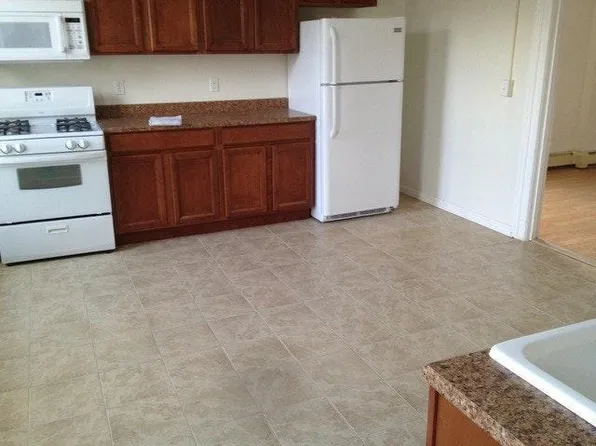 412 Main St APT 10, Winsted, CT 06098