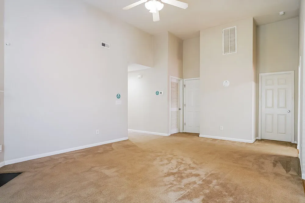 4 bed, 3.0 bath, 1946 sqft, $1,835 — Photo 4