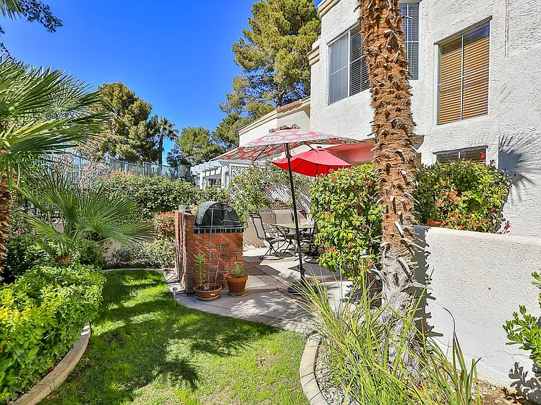 2657 Seashore Dr — Photo 23