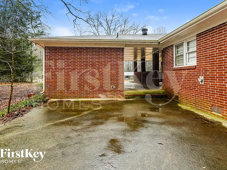 4245 Springdale Cir — Photo 17