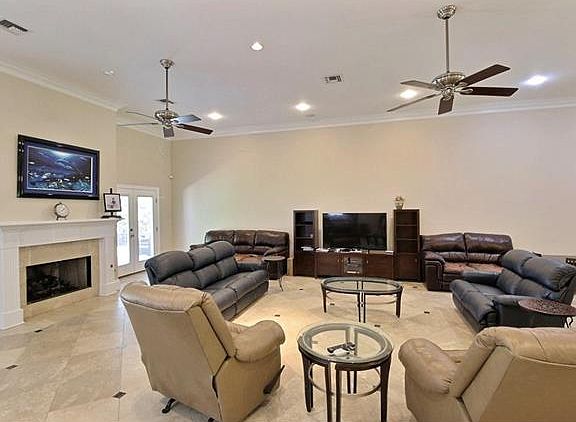 3rd image of 2211 Ormond Blvd