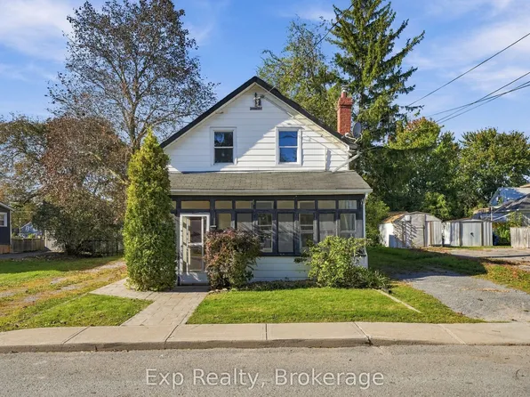 204 Robert St, Greater Napanee, ON K7R 2M8