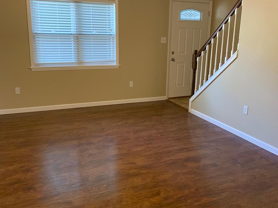 2nd image of 146 Locust Ave #6