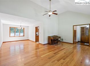 320 University Cir, Boone, NC 28607