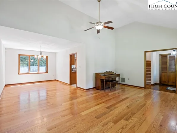 320 University Circle, Boone, NC 28607