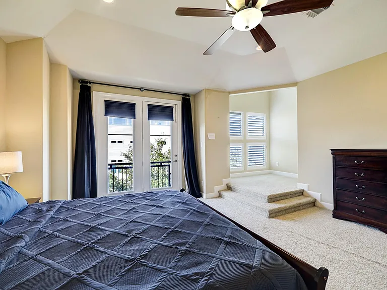 1305 Delano St — Photo 6