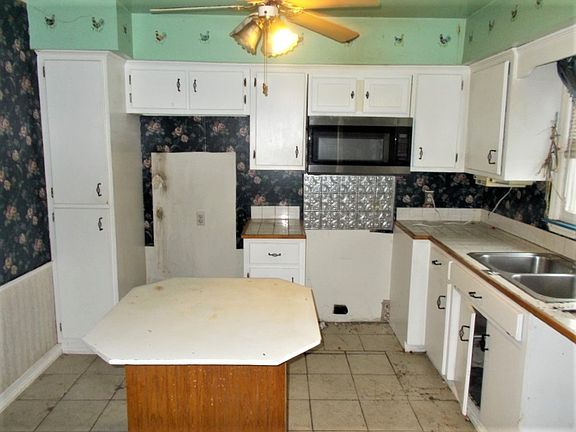 5th image of 350 Rock Rd