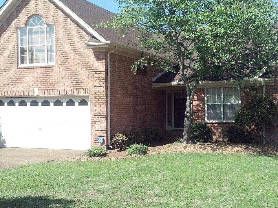 ALL brick located on quiet culdesac