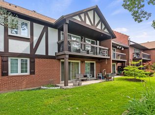 5804 Wolf Rd APT 4A, Western Springs, IL 60558