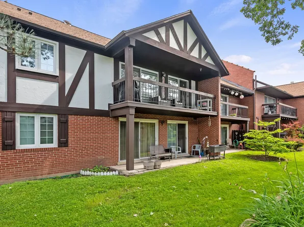 5804 Wolf Rd APT 4A, Western Springs, IL 60558