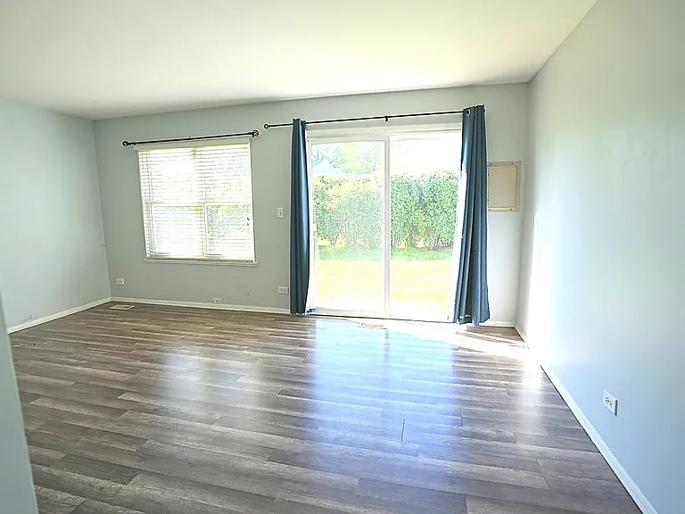 2684 Waterford Ct — Photo 5