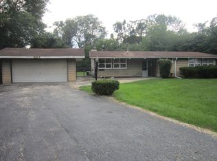 823 Coronet Ln, La Grange Highlands, IL