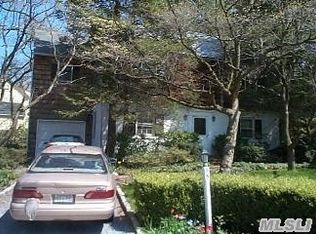 15 South Dr, Great Neck, NY 11021