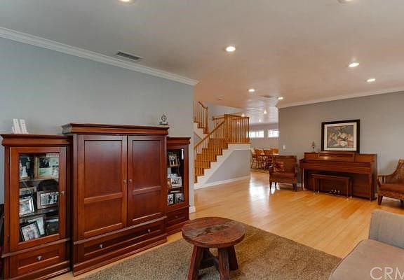 5th image of 3837 Knoxville Ave
