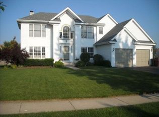 225 Southridge Dr, Gurnee, IL 60031