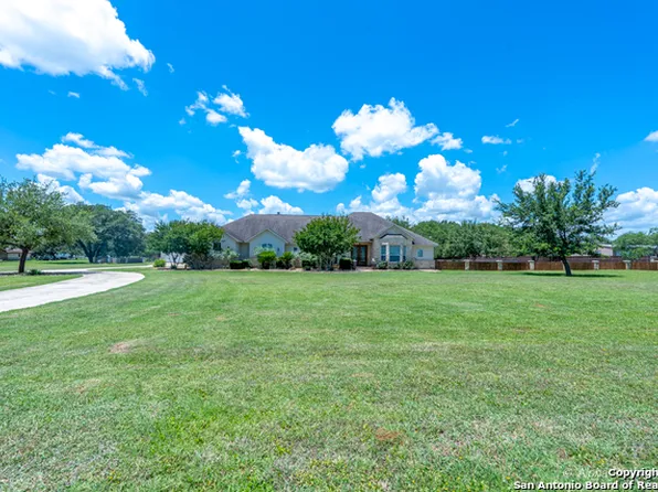 125 Liberty Ln, Pleasanton, TX 78064