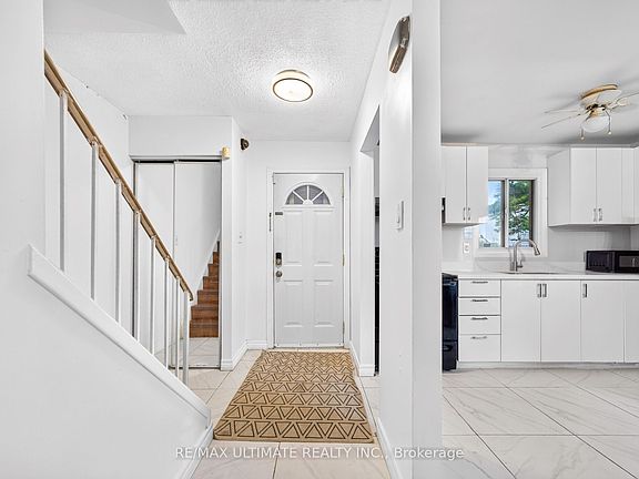 5th image of 7 Grand River Ct