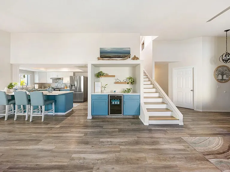260 W 210 South Cir — Photo 2