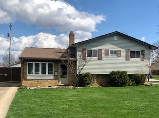 6131 Carol Dr, Brookpark, OH 44142