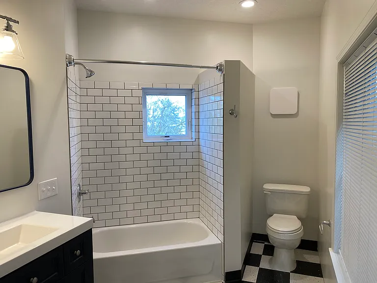 22840 Willamette Dr #7 — Photo 8
