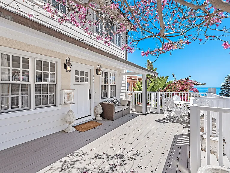 129 McAulay Pl — Photo 2