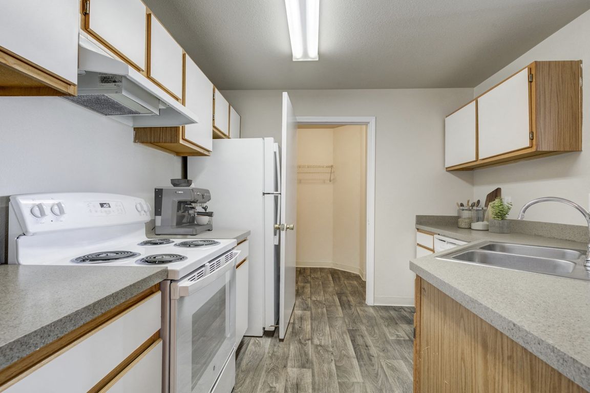 Pines at Castle Rock - 6221 Castlegate Dr W Castle Rock CO (10 units ...