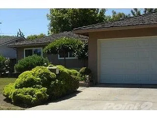 4676 Englewood Dr photo 1
