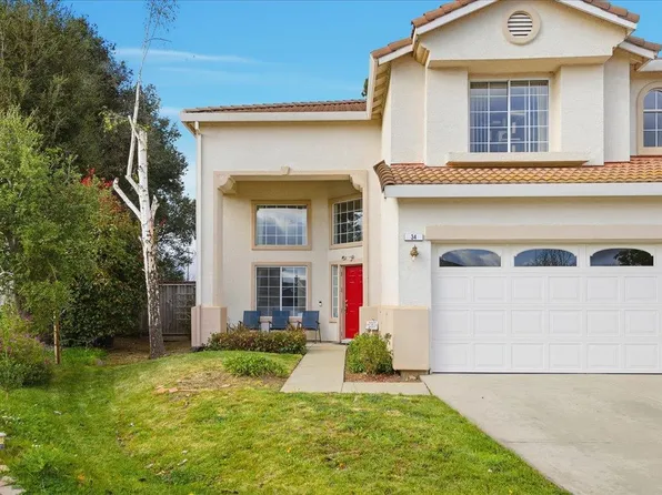 34 Whitman Cir, Salinas, CA 93906