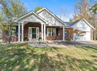 3205 Country Knoll Dr, Saint Charles, MO 63303