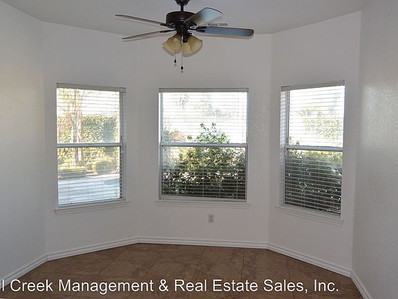 4th image of 2335 N Thomas Ct