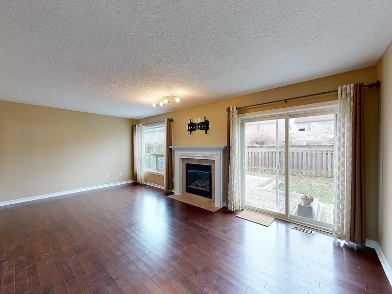 961 Blythwood Rd — Photo 8