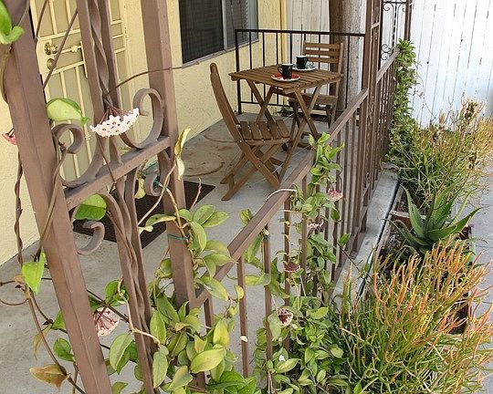 3rd image of 2067 Lyric Ave