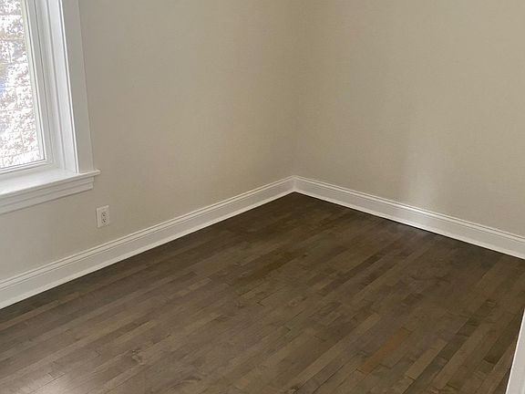5th image of 2229 N Leavitt St #3R