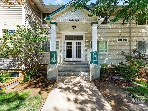 319 W Village Ln, Boise, ID 83702