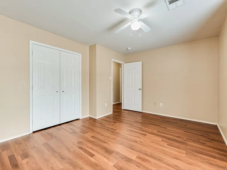 9300 Warren Dr — Photo 15