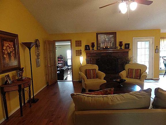 5th image of 16509 Hickory Dr