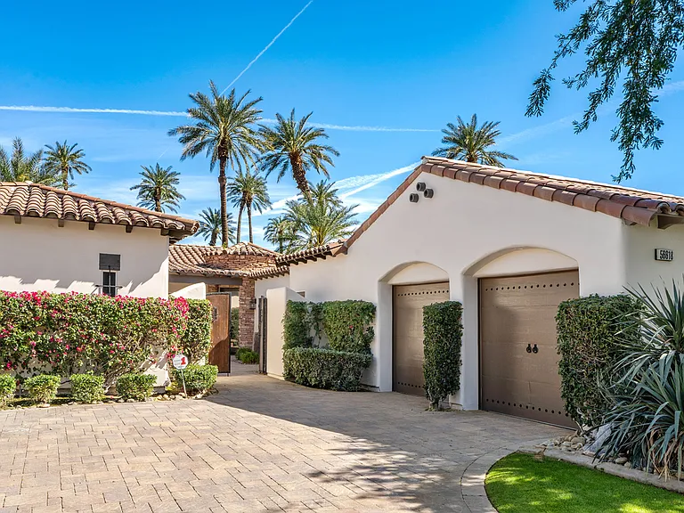 56618 Palms Dr — Photo 4